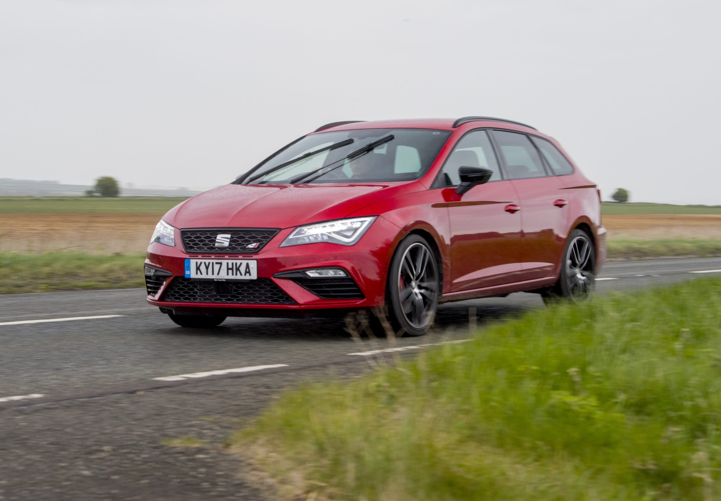 REVIEW - Seat Leon ST Cupra 300 4DRIVE – Simply