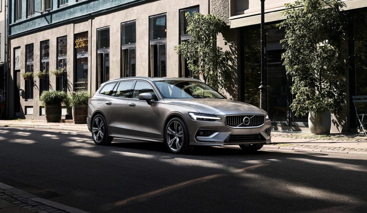 Новое поколение 60. Volvo v60 2018. Вольво универсал 2021 v60. Volvo v60 2021. Volvo v60 2019.